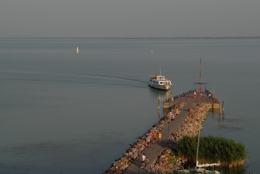 Hotel Panorama Balatongyörök Exteriör bild